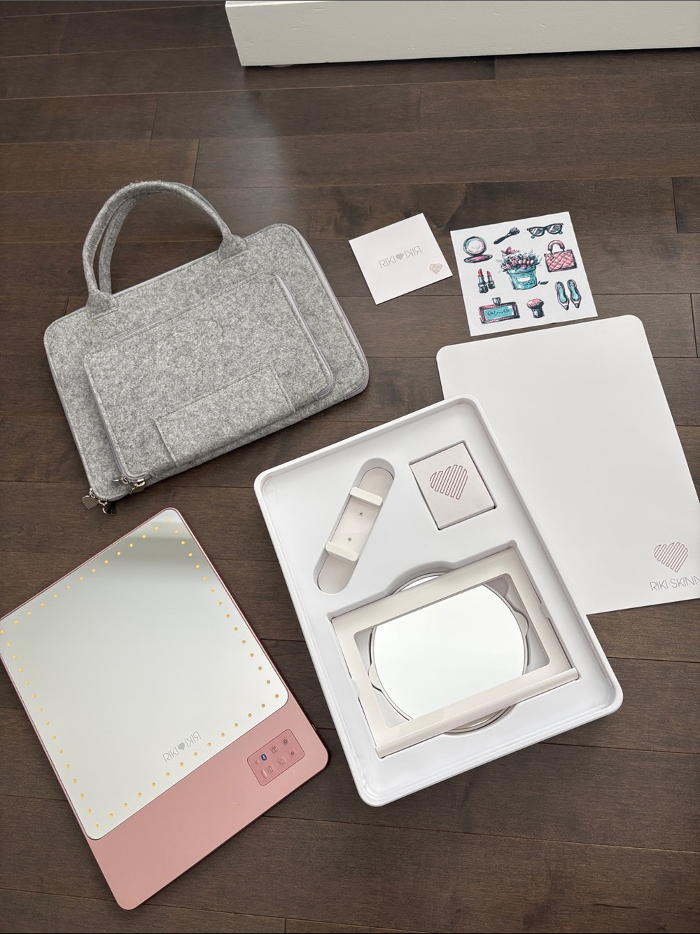 RIKI LOVES RIKI Skinny LED Rose Gold Mirror & Felt Case, Beauty Fashion Makeup